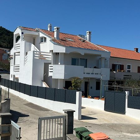 Apartman Dunatov Preko Kültér fotó