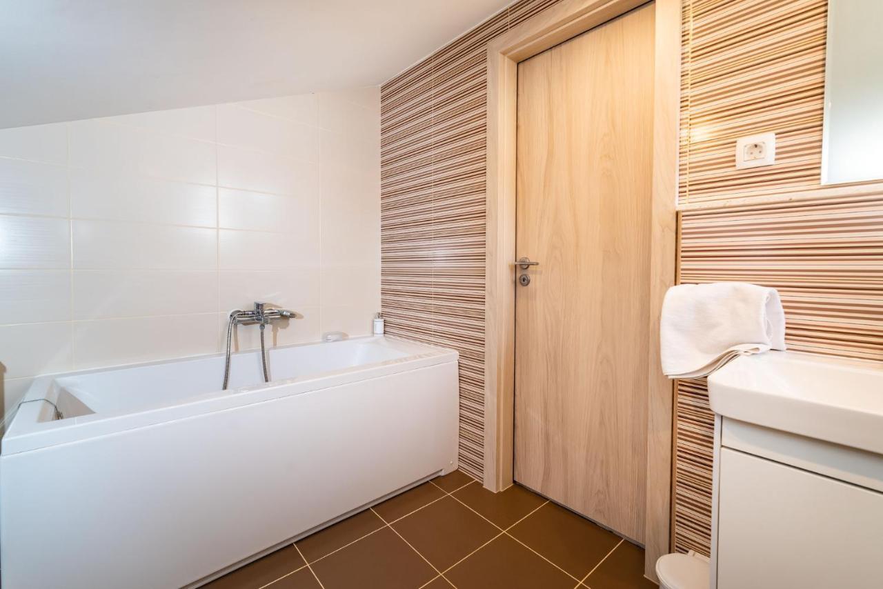 Apartman Dunatov Preko Kültér fotó